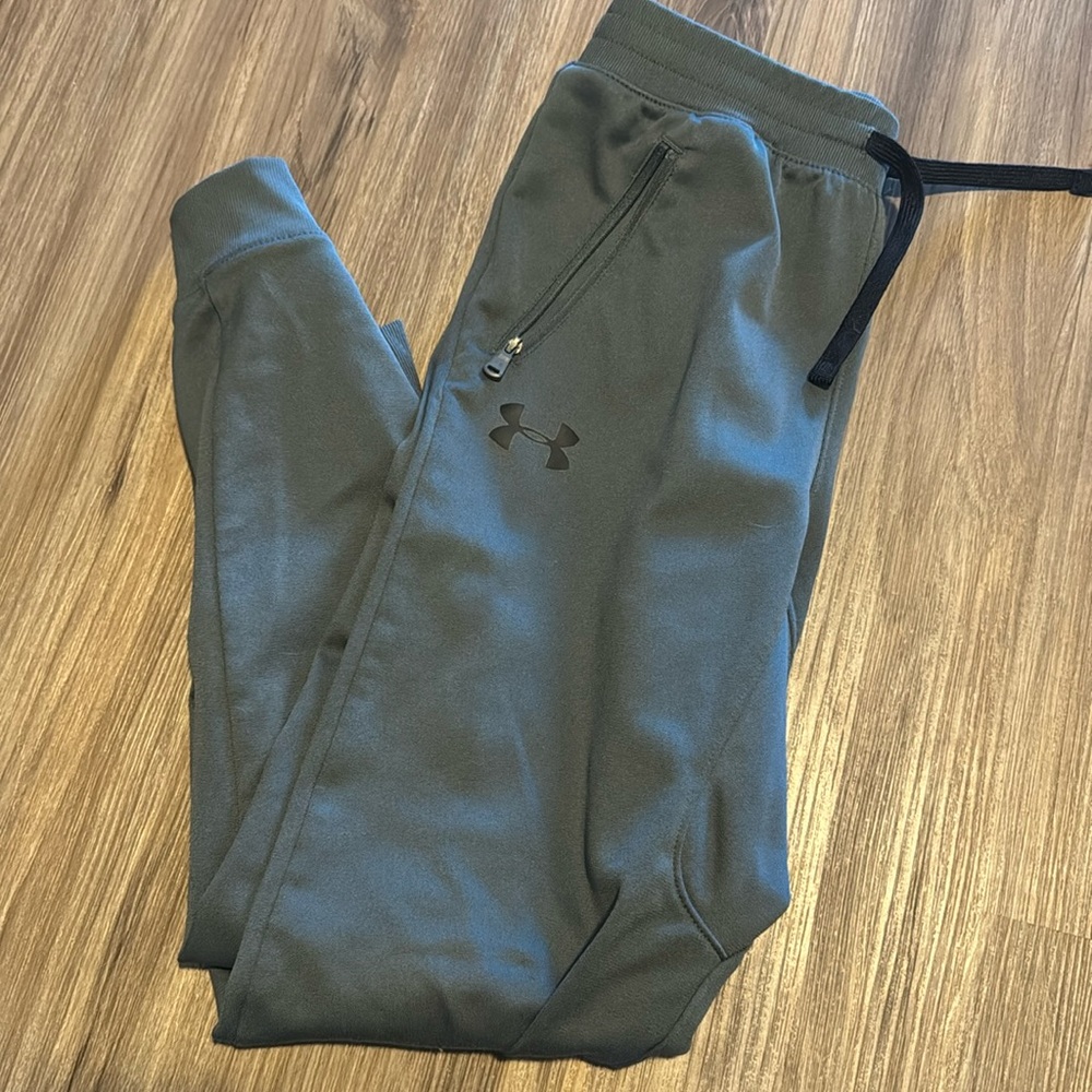 Boys medium joggers